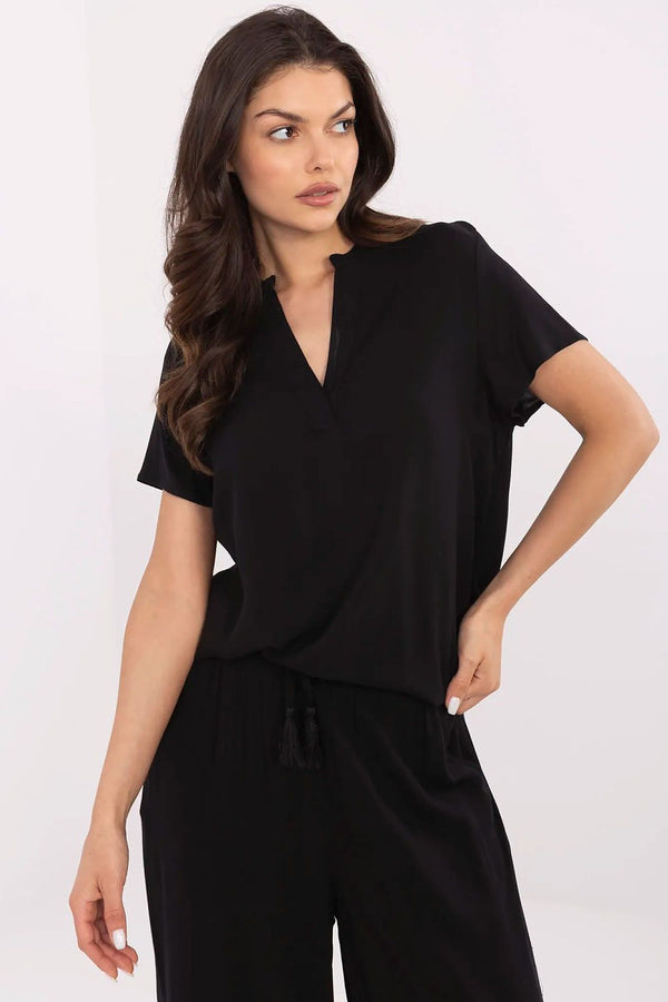 Blouse Jasélie fluide col V à petit col montant