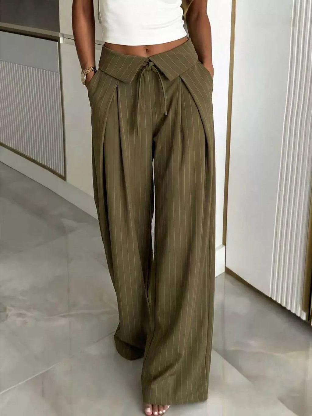 Pantalon Devine à fines rayures – photo produit 1