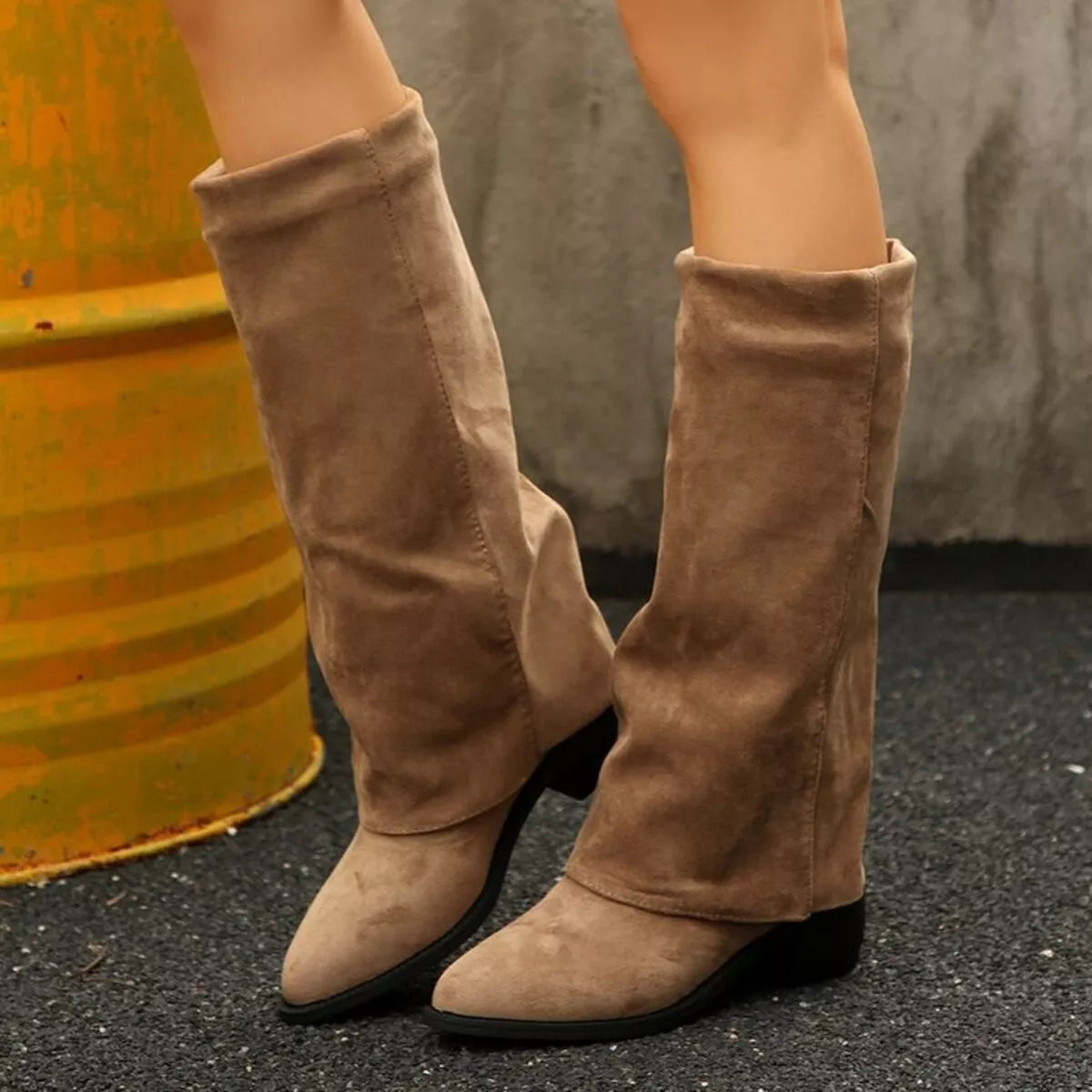 Bottines Inès en suédine à talon carré – photo produit 5