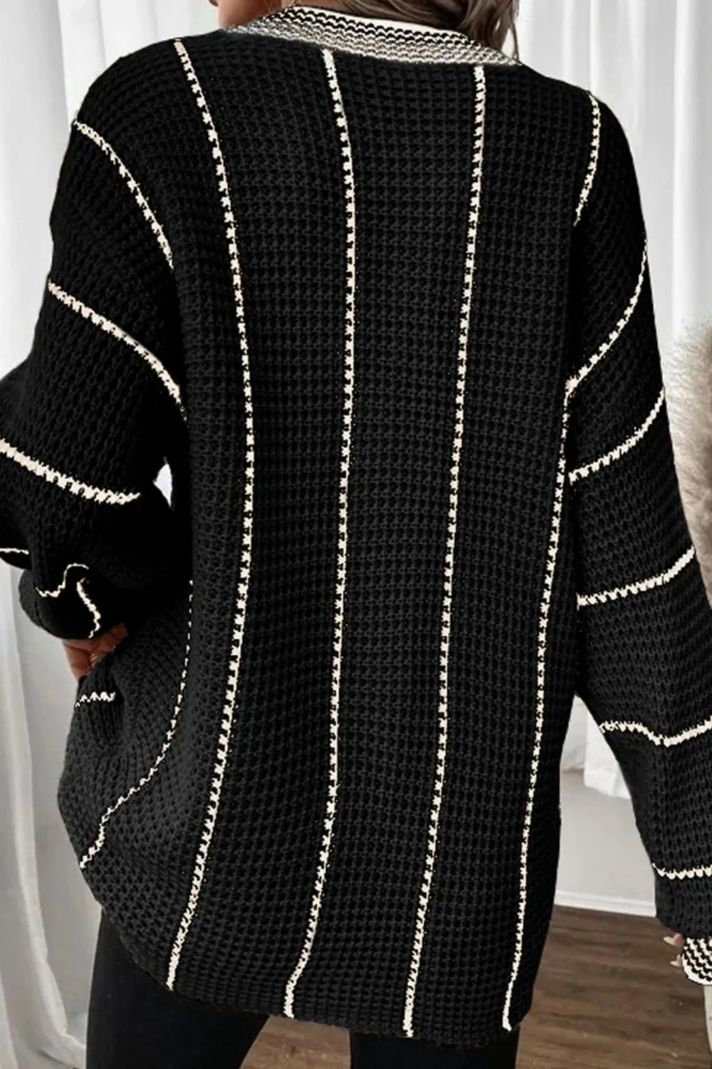 Pull Tess rayé col V – photo produit 8