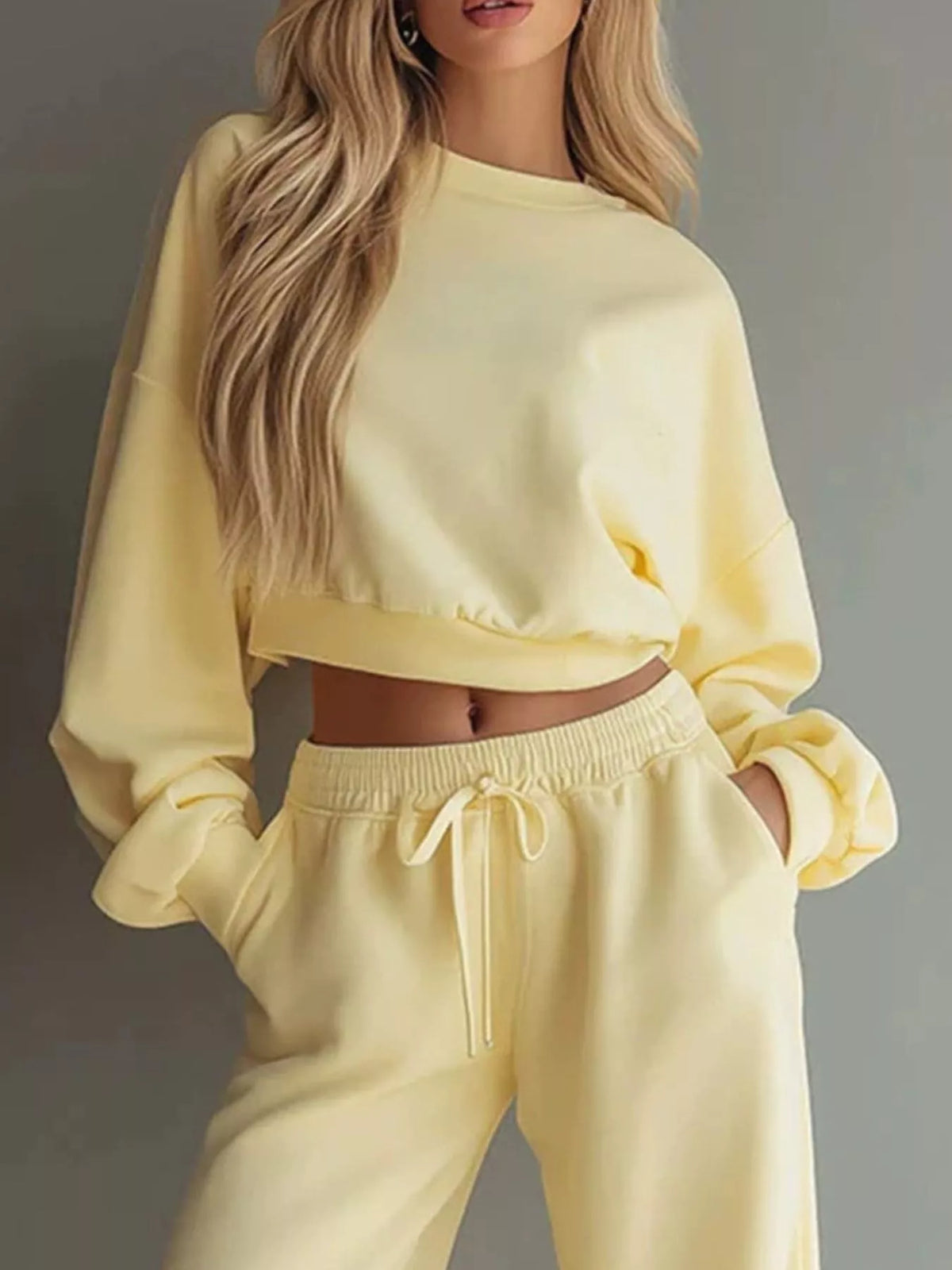 Ensemble sweat court col rond et pantalon large – photo produit 2