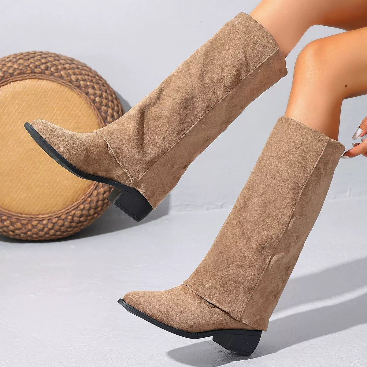 Bottines Inès en suédine à talon carré – photo produit 4