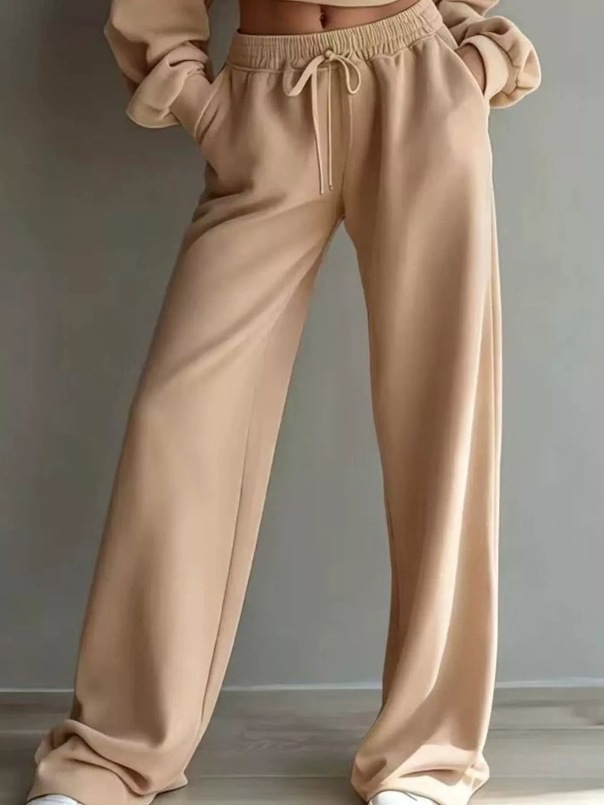Ensemble sweat court col rond et pantalon large – photo produit 15