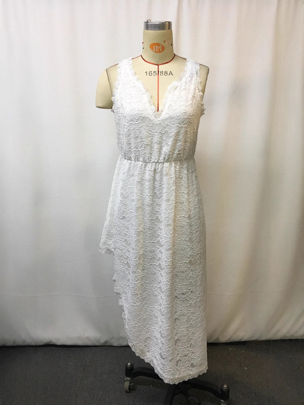 Robe Maëlle dentelle asymétrique – photo produit 3
