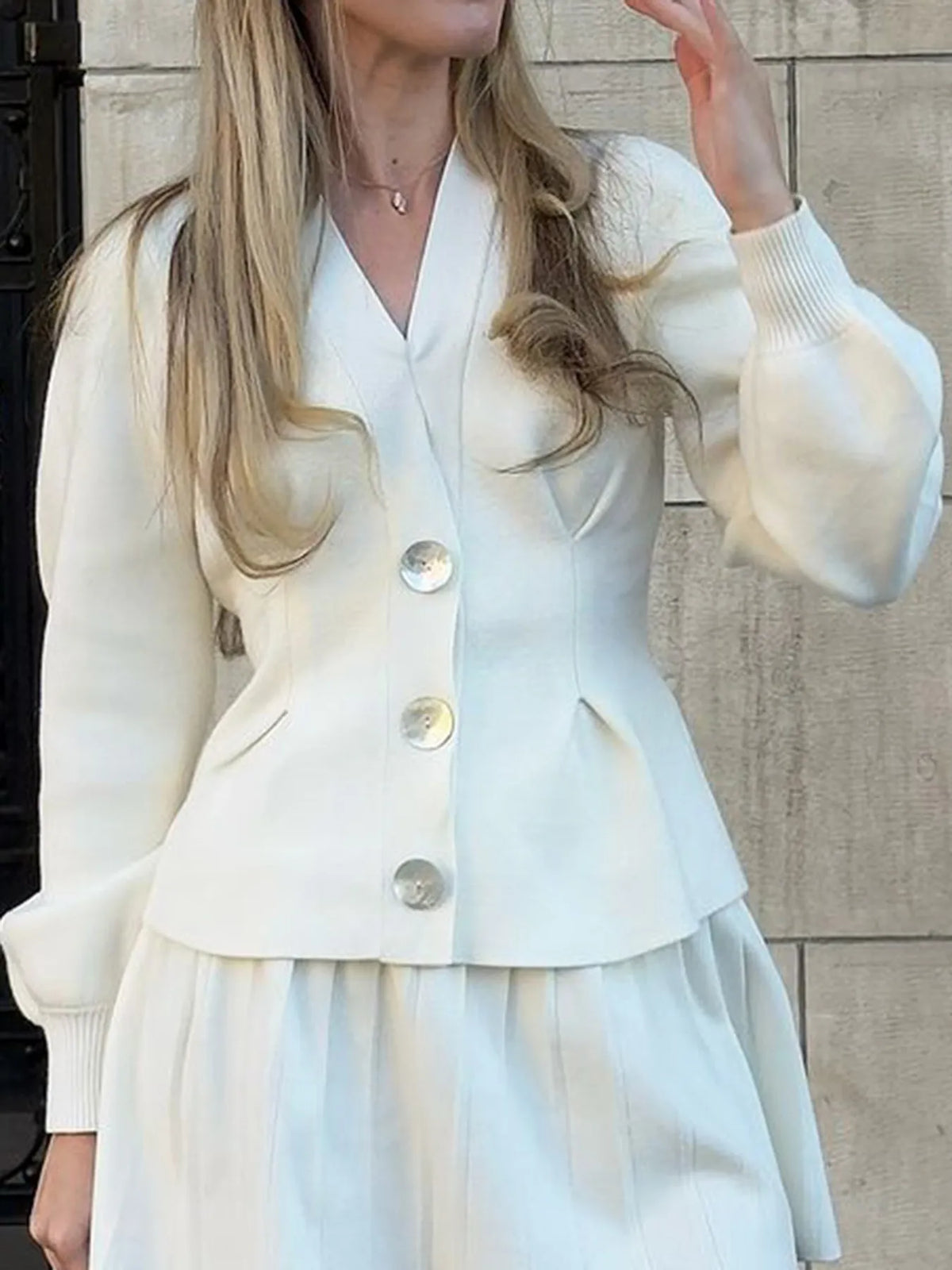 Gilet Céleste – en maille boutonné col V – photo produit 2