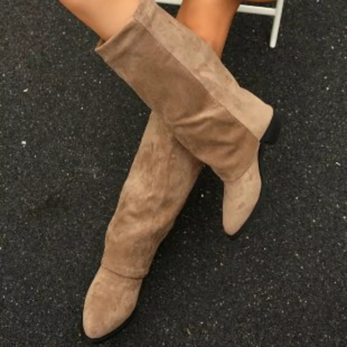 Bottines Inès en suédine à talon carré – photo produit 6