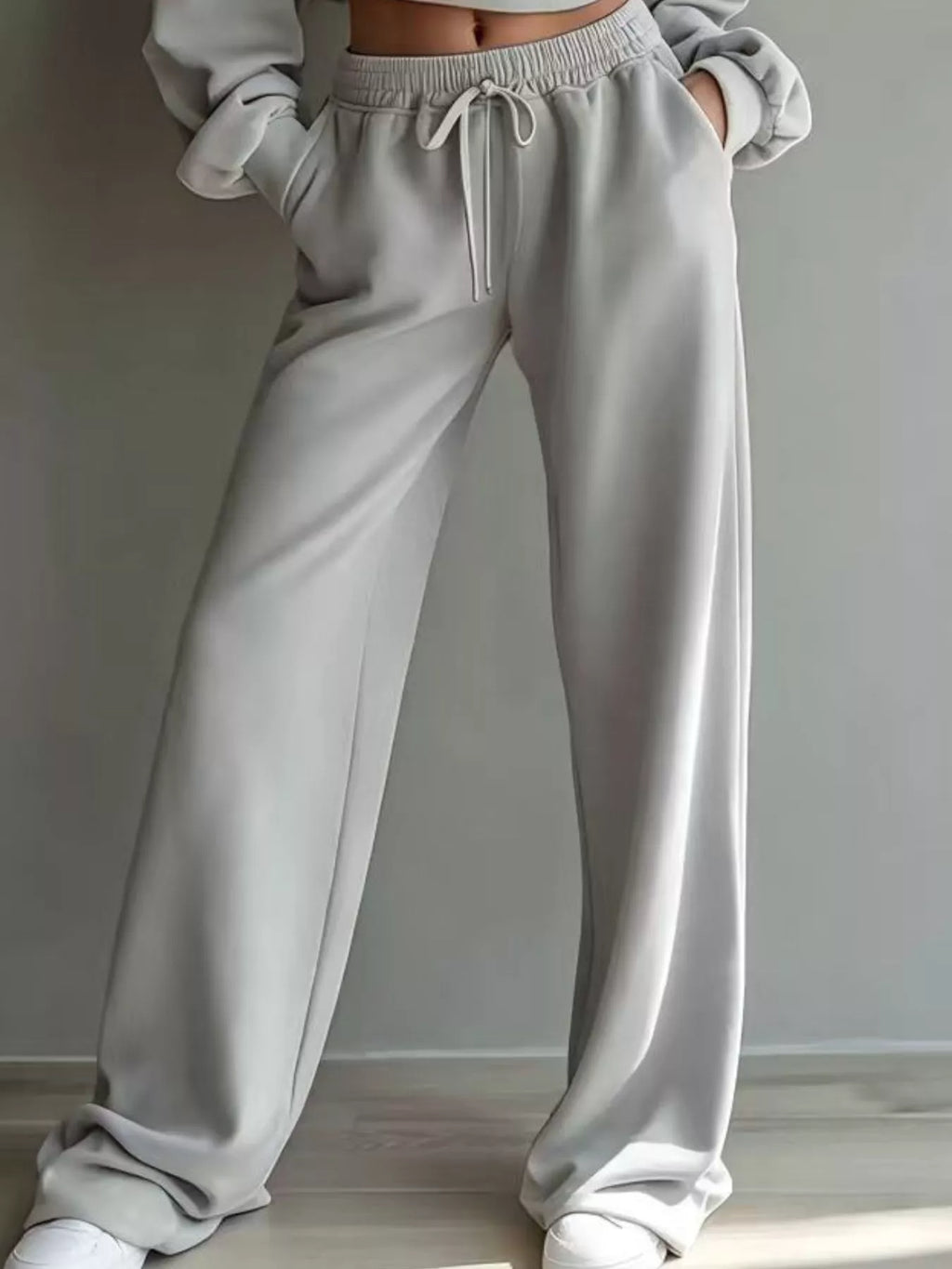 Ensemble sweat court col rond et pantalon large – photo produit 9