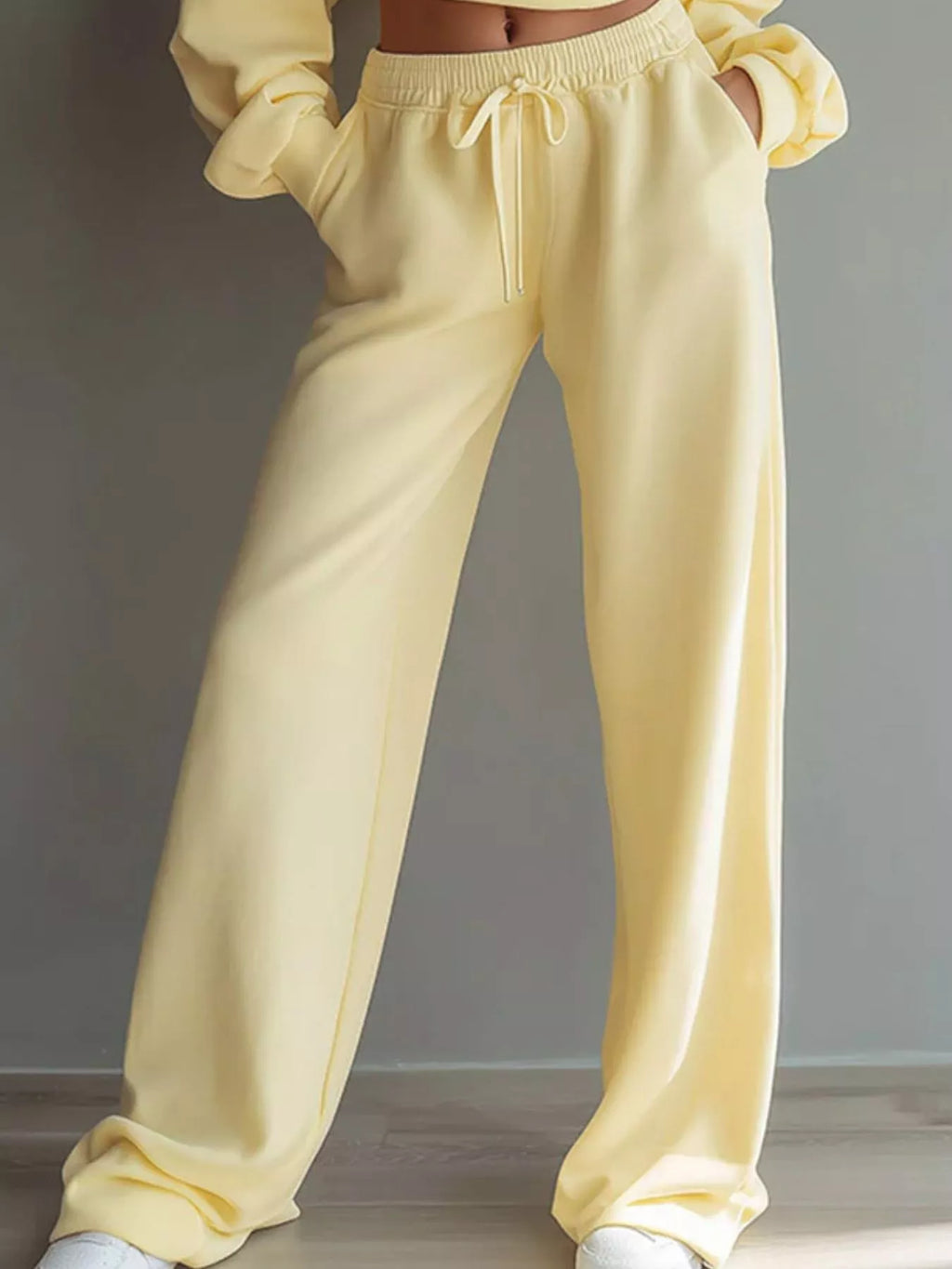 Ensemble sweat court col rond et pantalon large – photo produit 3