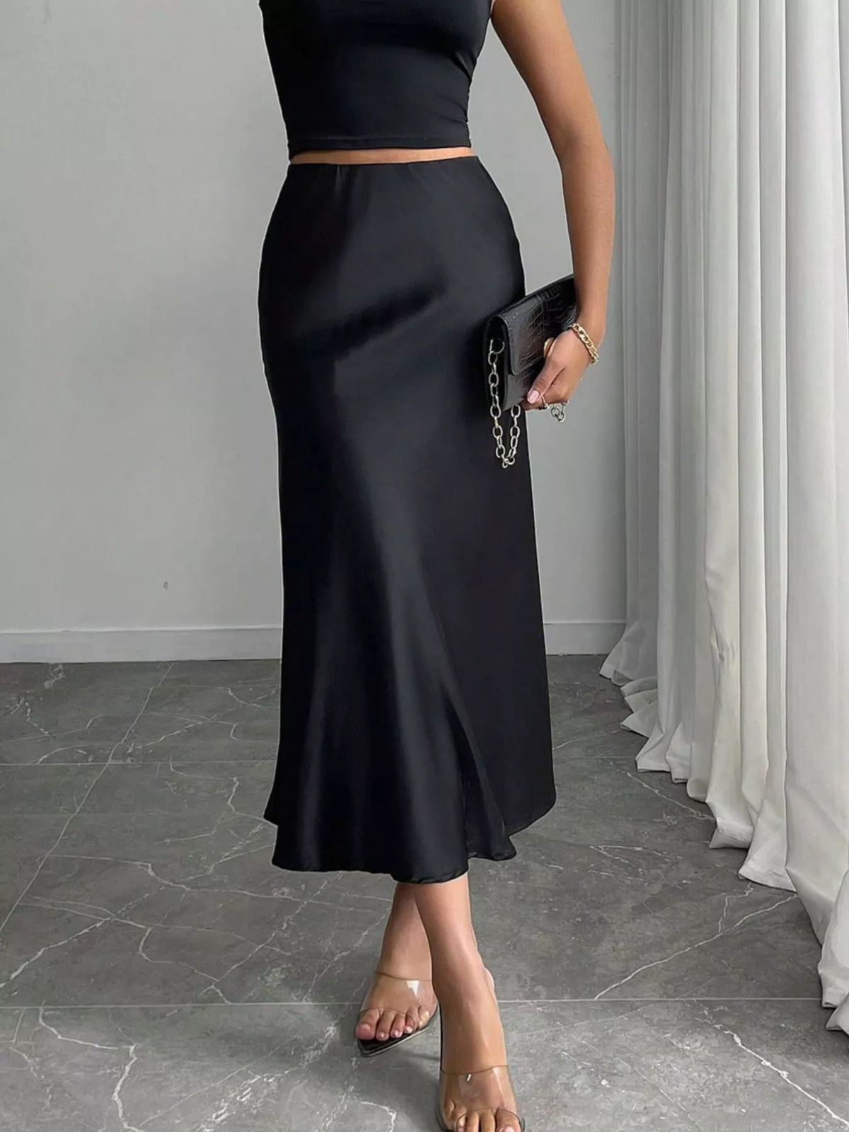 Jupe Inaya midi satinée – photo produit 3