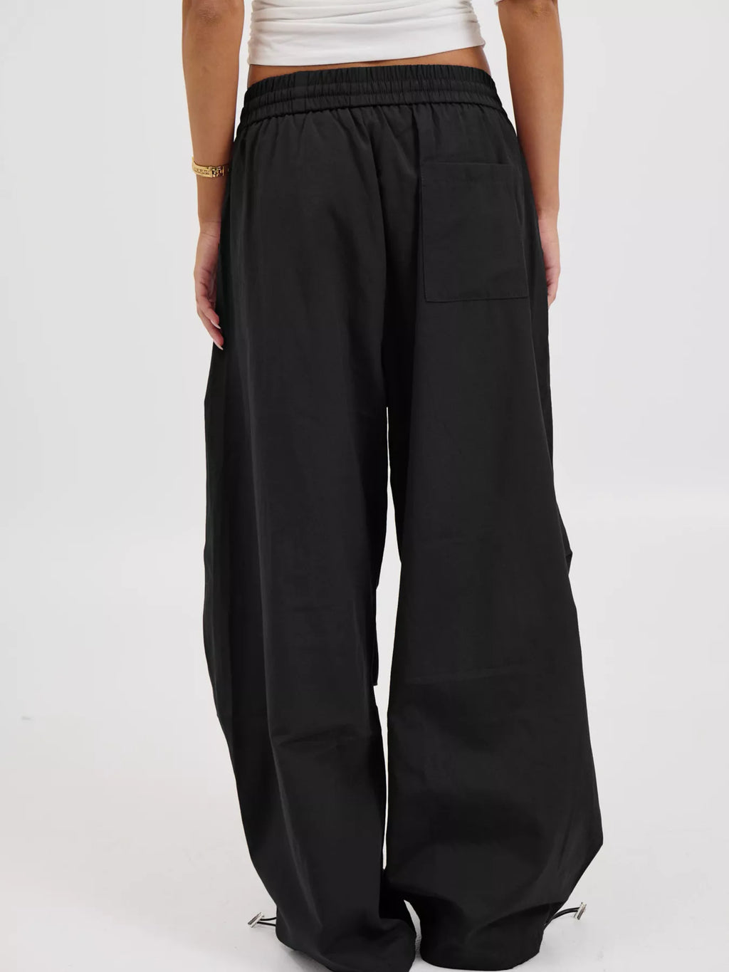 Pantalon Délia – large à cordon de taille – photo produit 9