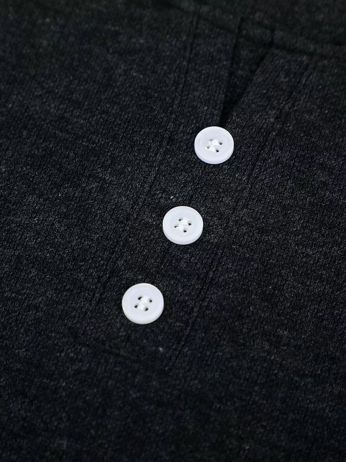 T-shirt Lucien – Henley à détail boutons – photo produit 5