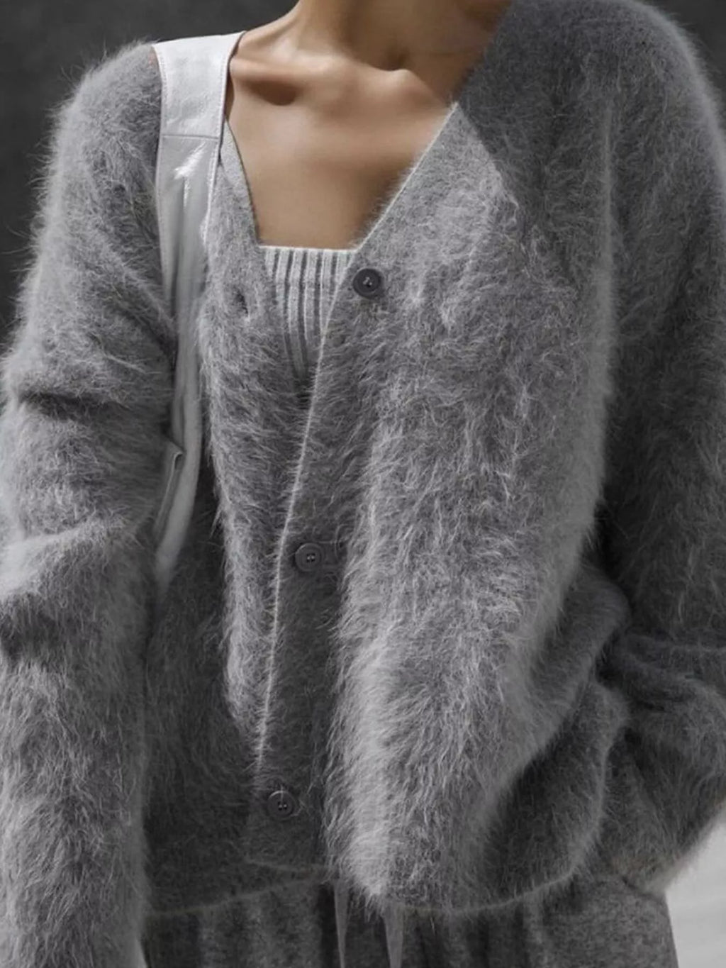 Gilet Lunelle – en mohair boutonné col V – photo produit 2
