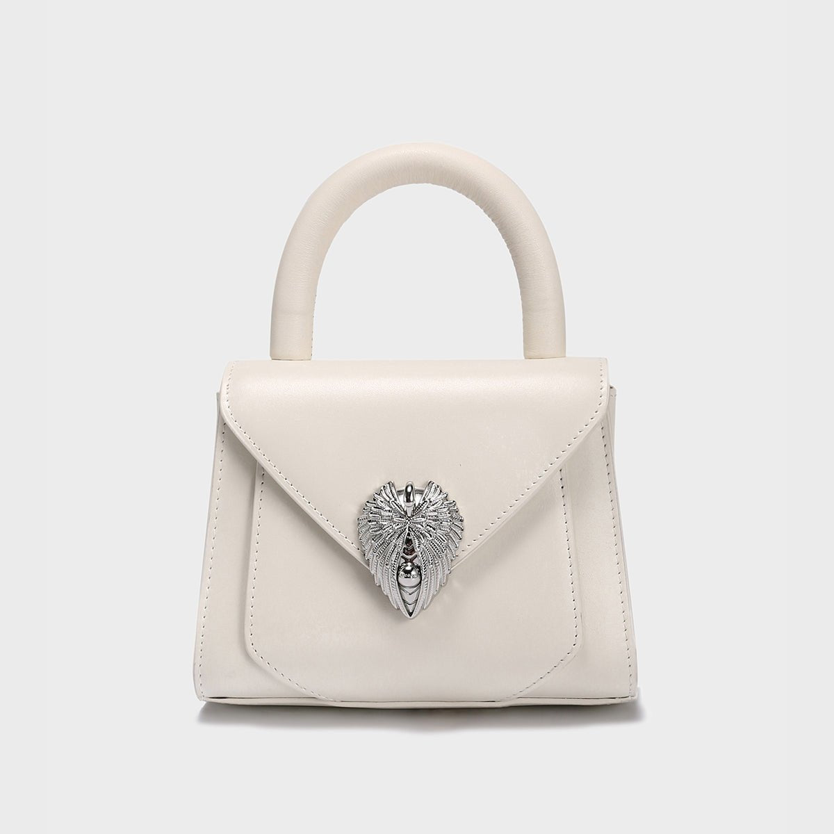 Sac Anthea en cuir à chaîne argentée – photo produit 10
