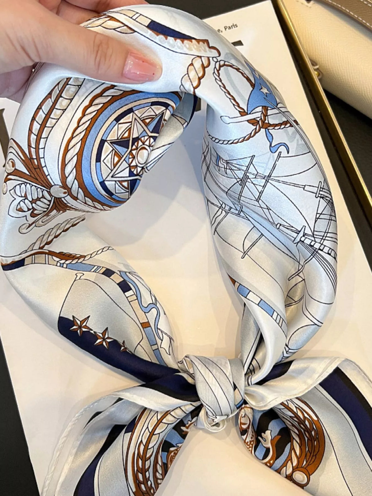Foulard Marina en soie – photo produit 6