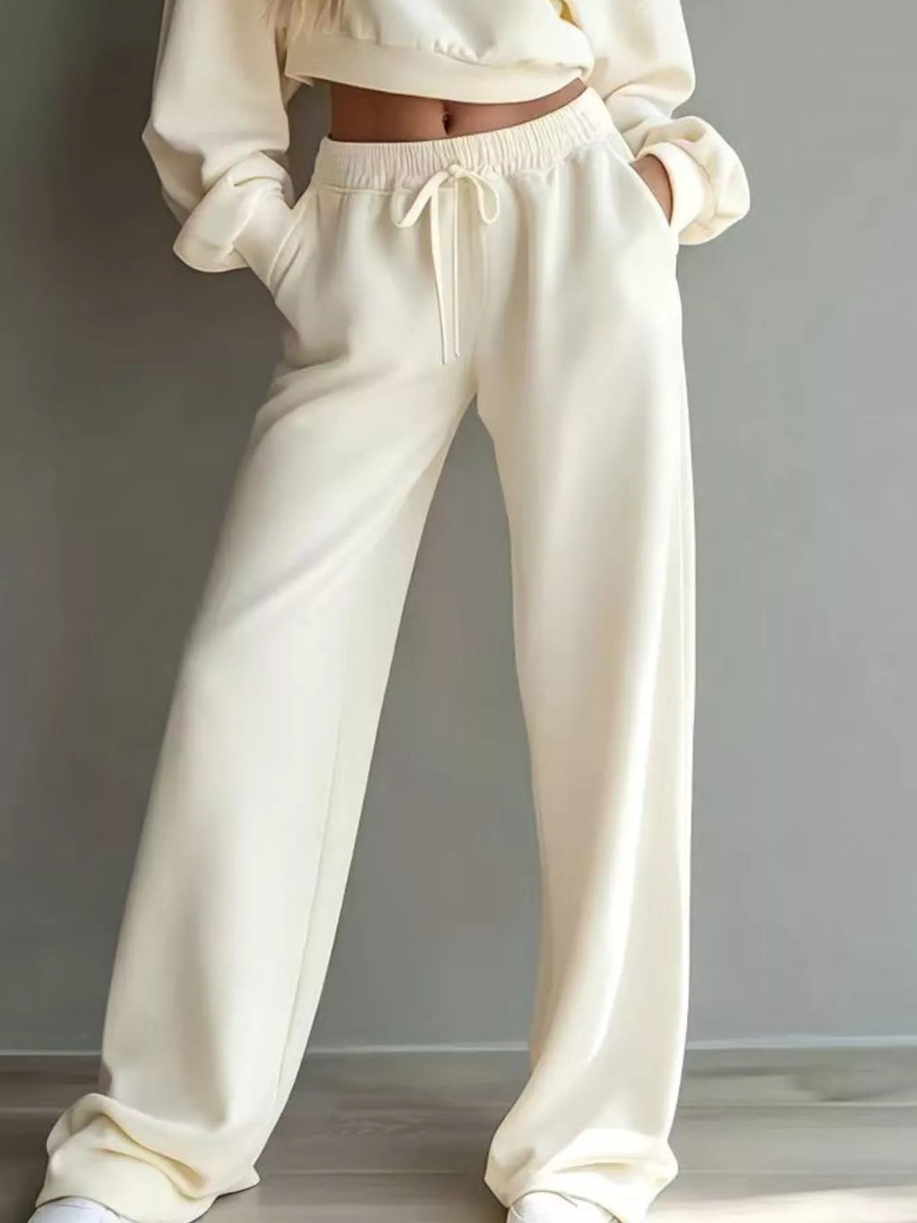 Ensemble sweat court col rond et pantalon large – photo produit 6