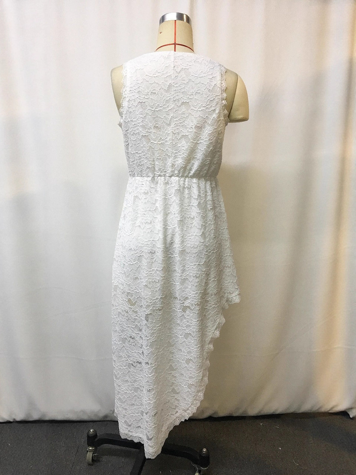 Robe Maëlle dentelle asymétrique – photo produit 4