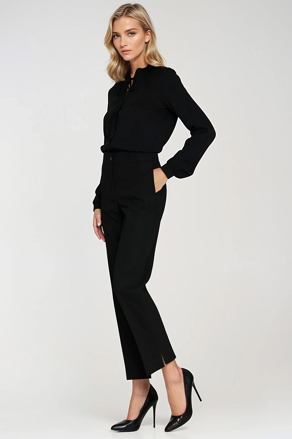  Women trousers model 217600 Nife 