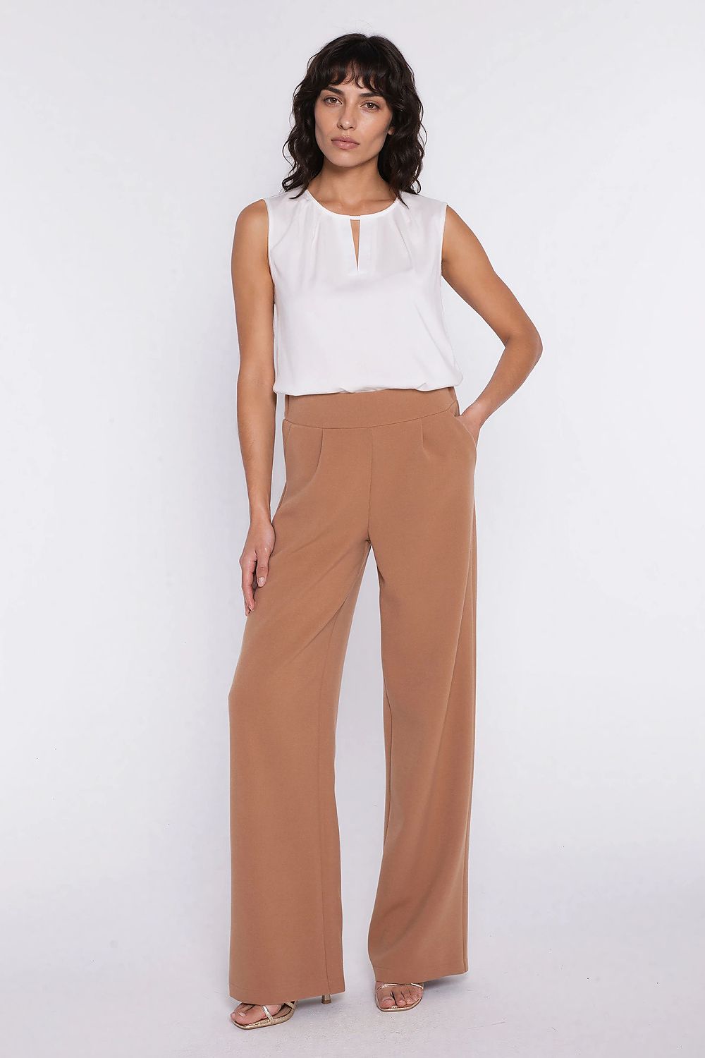  Women trousers model 225824 Nife 
