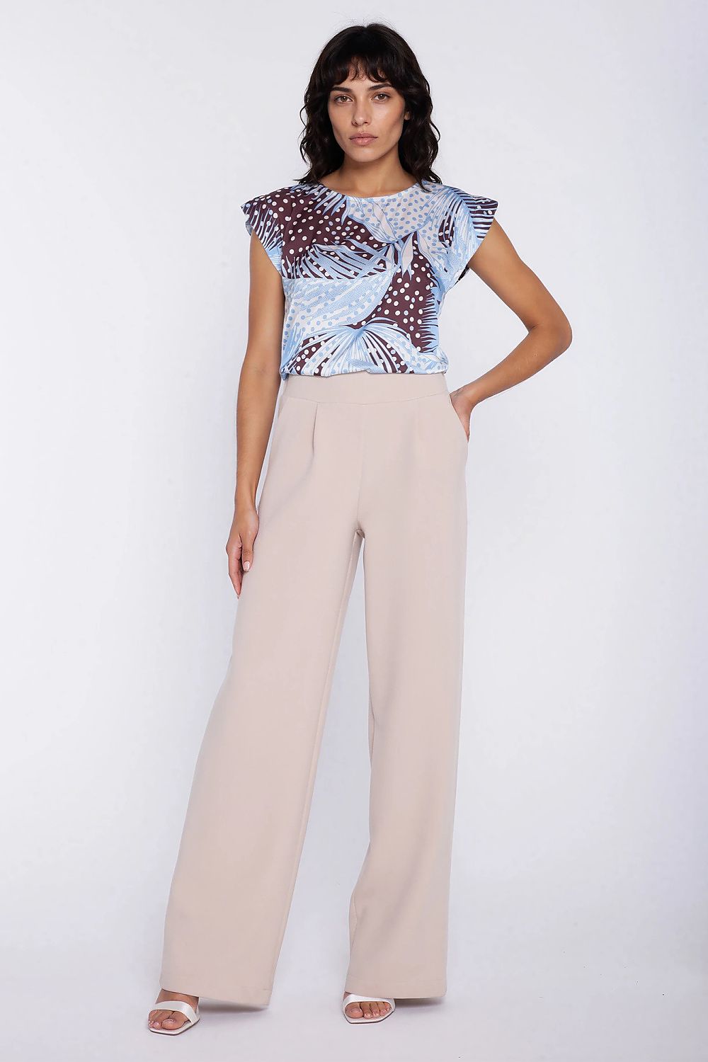  Women trousers model 225826 Nife 