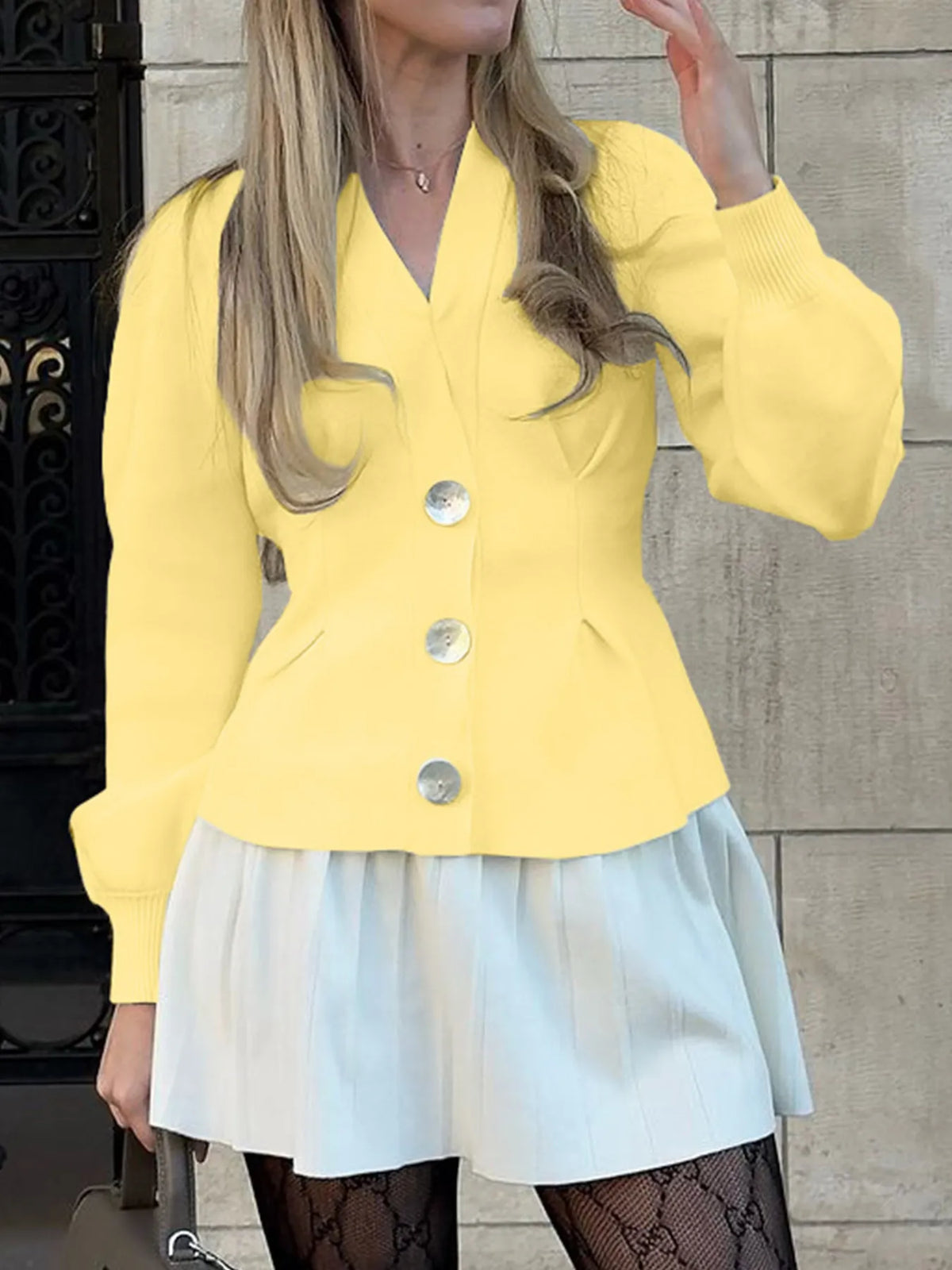 Gilet Céleste – en maille boutonné col V – photo produit 5