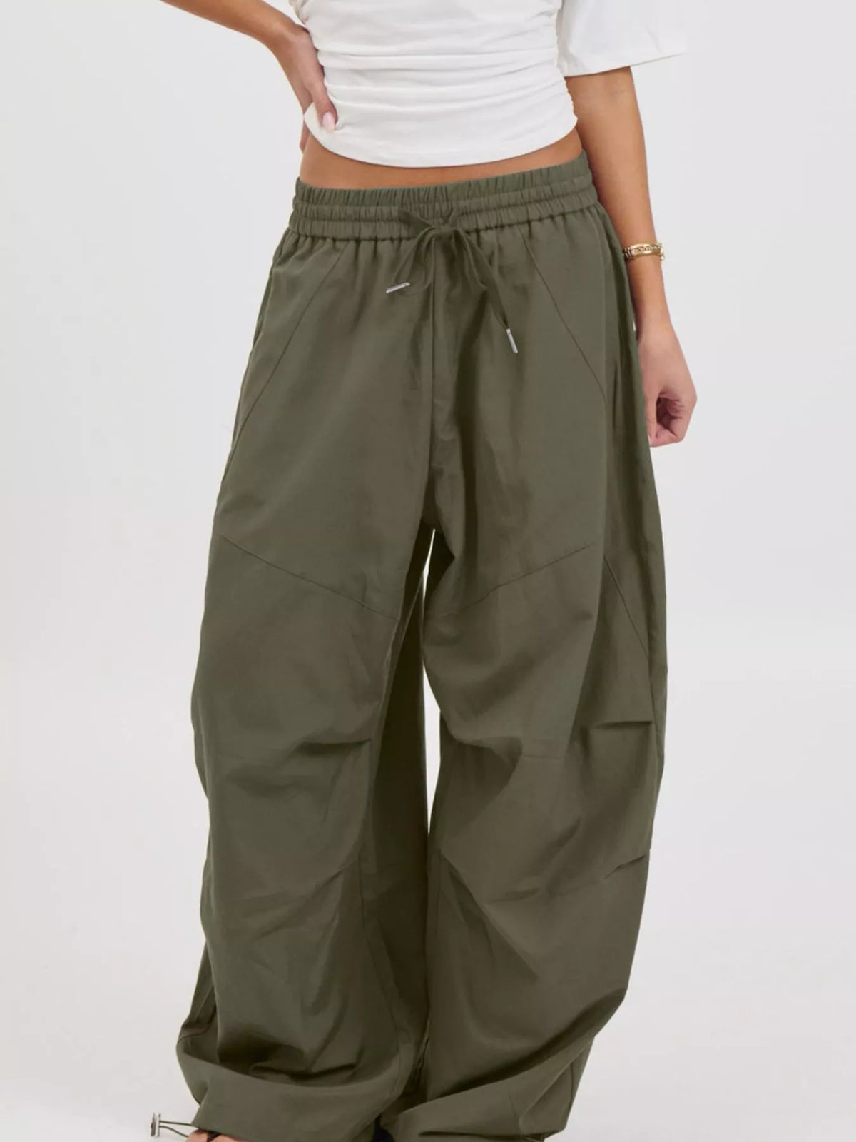 Pantalon Délia – large à cordon de taille – photo produit 3