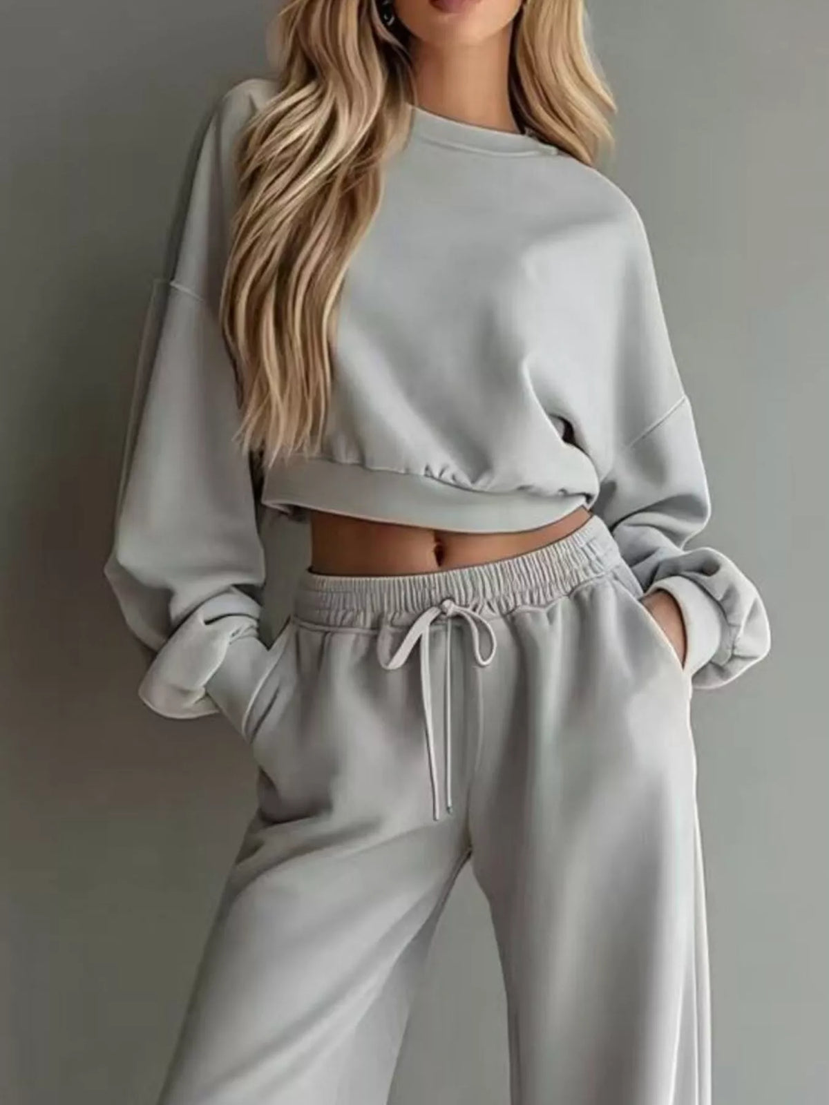 Ensemble sweat court col rond et pantalon large – photo produit 8